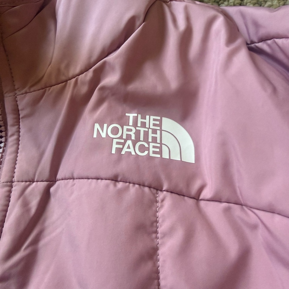 The North Face girls pink reversible jacket XL (14/16) NWT - Picture 5 of 7